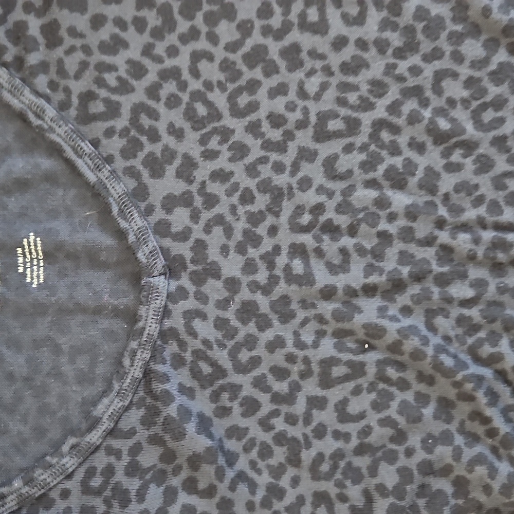 American eagle leopard print medium shirt grey
